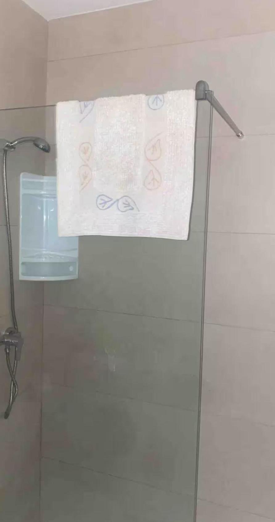 Con Encanto En Residencial Con Piscina Apartament